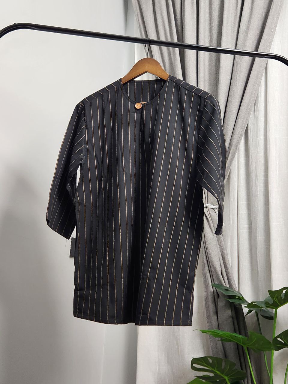 Candra Three Quarter Unisex Top