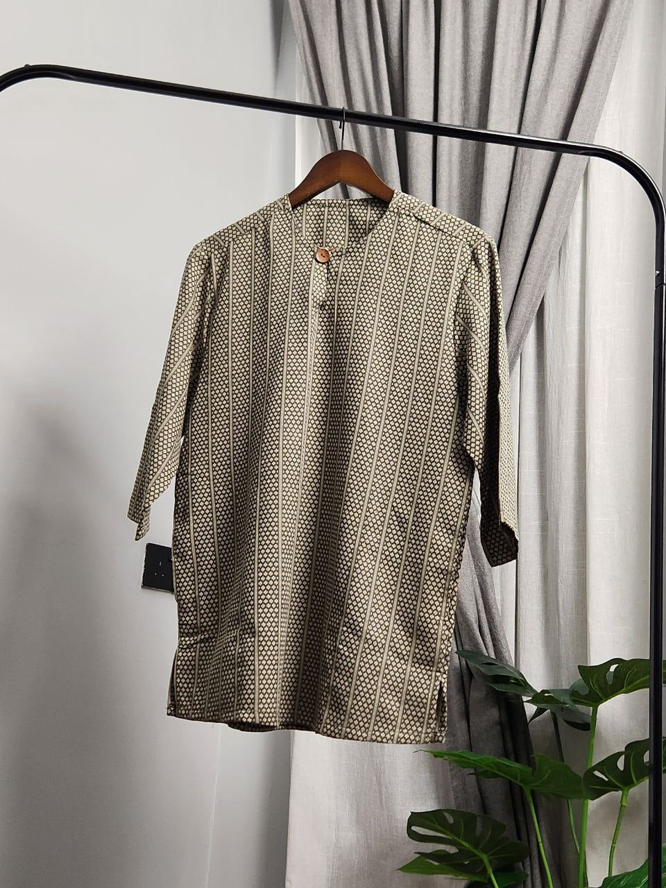 Candra Three Quarter Unisex Top