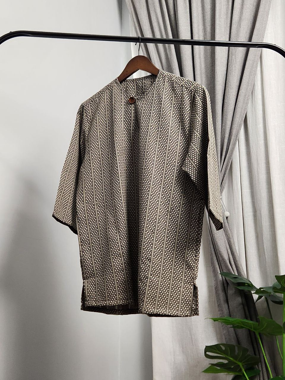 Candra Three Quarter Unisex Top