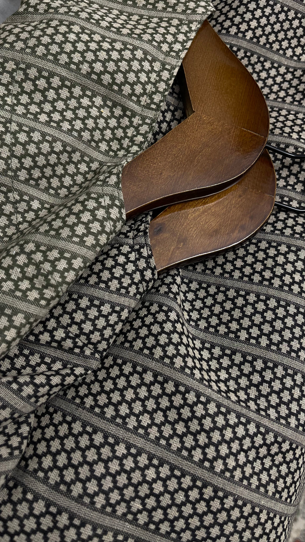 Candra Three Quarter Unisex Top