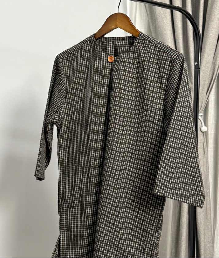 Candra Three Quarter Unisex Top